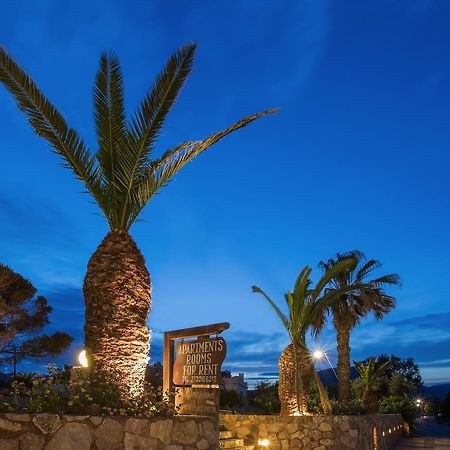 Ta Ambelakia Apartment Monemvasia Exterior photo